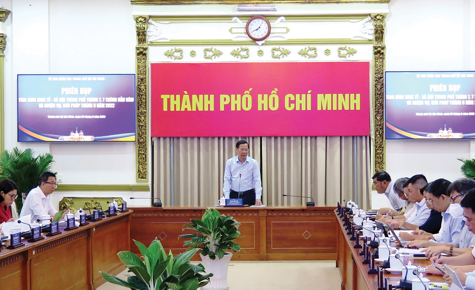 Đồng chí Phan Văn Mãi - Chủ tịch UBND TP. Hồ Chí Minh chủ trì phiên họp về tình hình hình kinh tế - xã hội tháng 7 và 7 tháng đầu năm 2022.